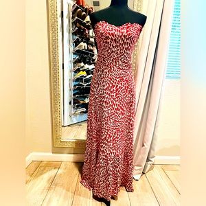 Reformation heart print dress size 8, these dresses run small.